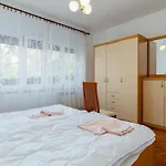 Geraeumige Lory Mit Meerblick By Interhome