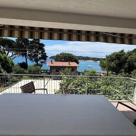 Geraeumige Lory Mit Meerblick By Interhome شقة *