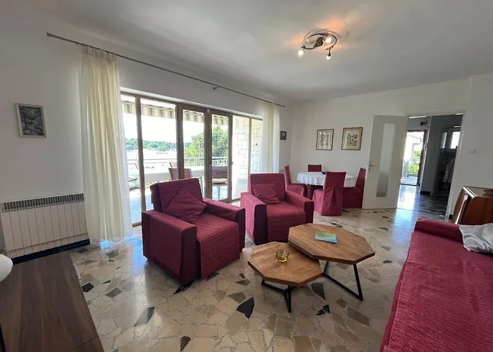 Geraeumige Lory Mit Meerblick By Interhome شقة *