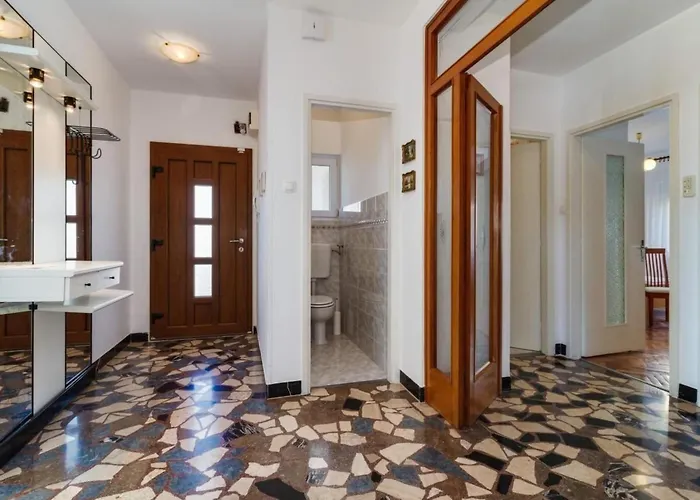 Geraeumige Lory Mit Meerblick By Interhome شقة *