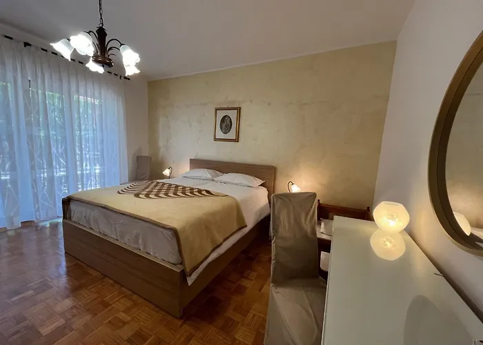 Geraeumige Lory Mit Meerblick By Interhome شقة