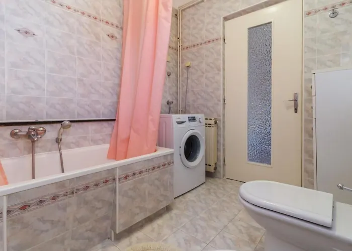 Geraeumige Lory Mit Meerblick By Interhome Apartamento